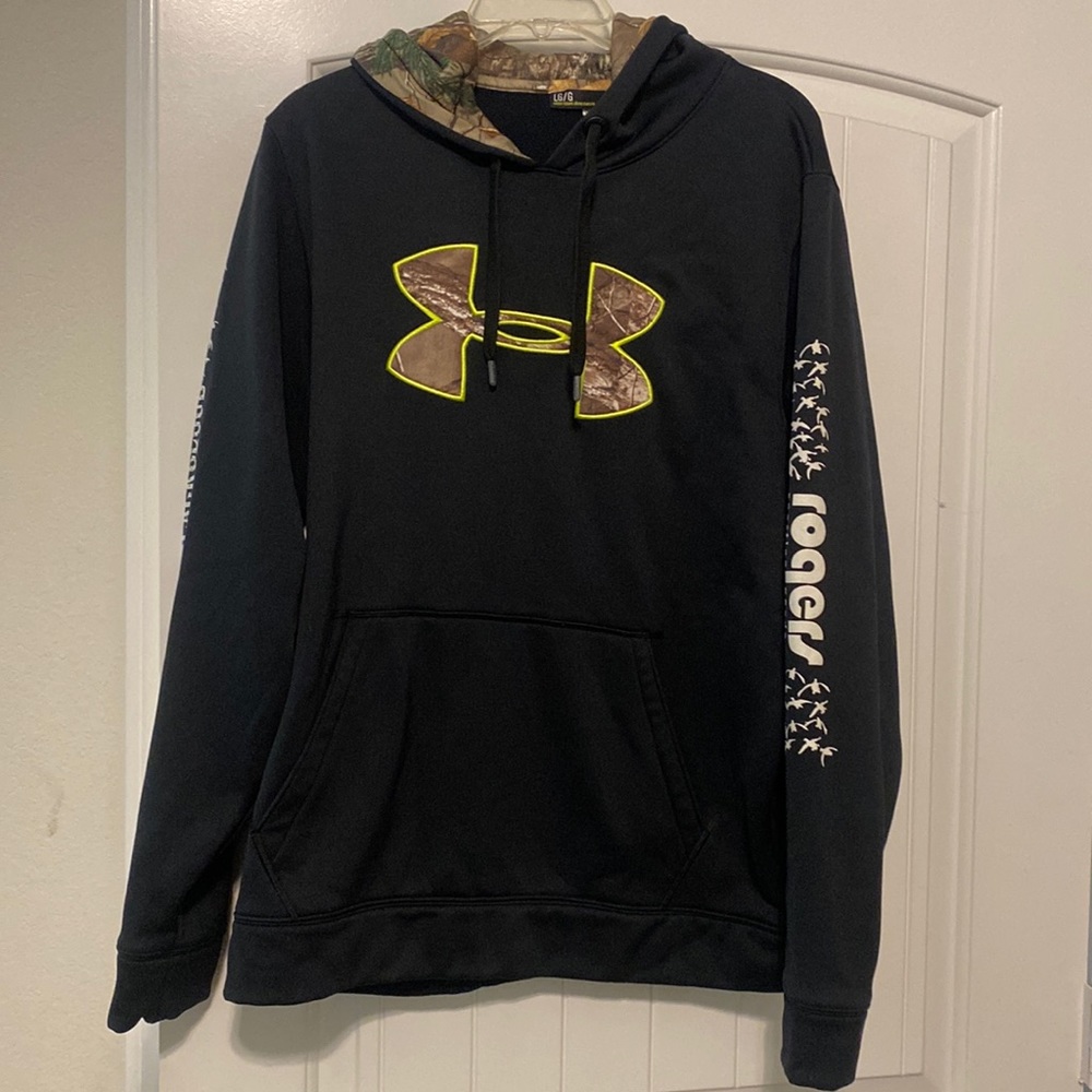 Men’s UA hoodie